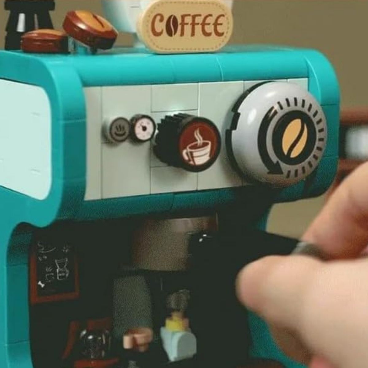 Pantasy Peanuts Snoopy Retro Coffee Maker Building Block Set - 280 Piece Collectible Display