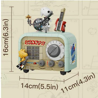 Pantasy Peanuts Snoopy Retro Radio Building Block Set - 305 Piece Collectible Display