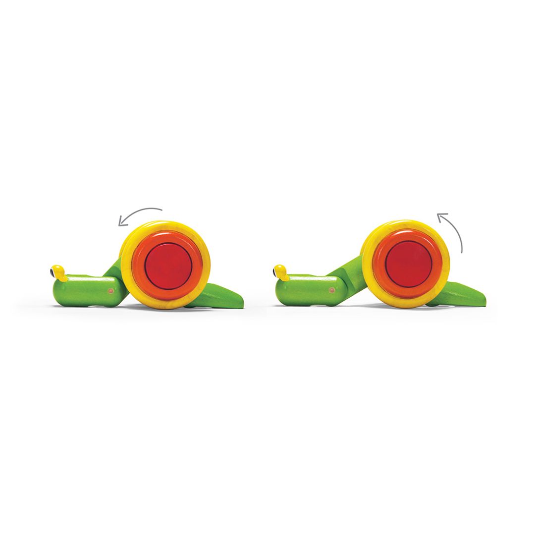 PlanToys wooden pull-along snail toy moevement