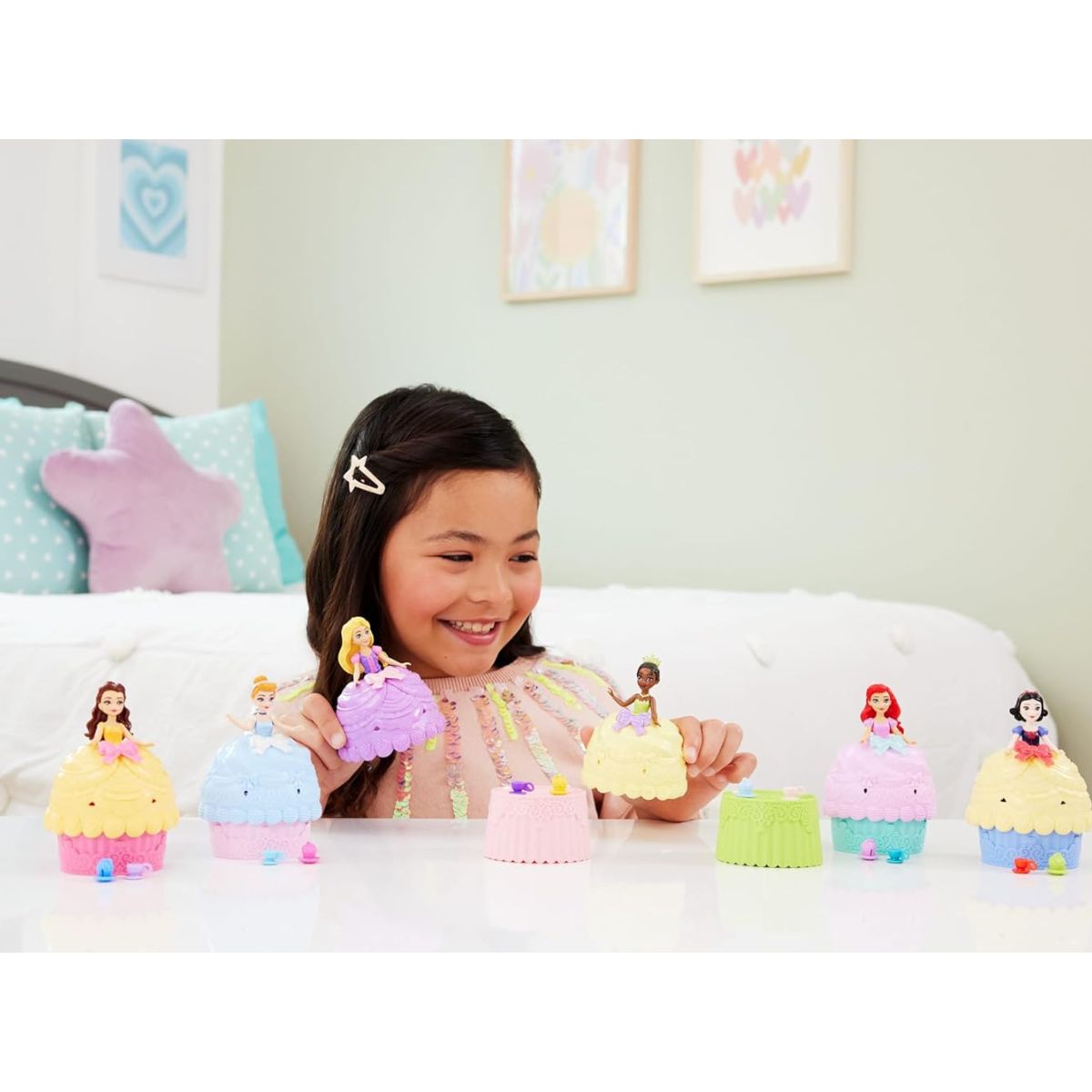 Disney Princess Sweet Scented Cupcake Doll Reveal , 1 Mystery Mini Doll