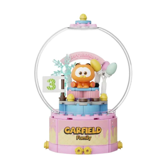 Front view of the Pantasy The Garfield Movie Birthday Cake 115-piece Crystal Ball Series building block set.