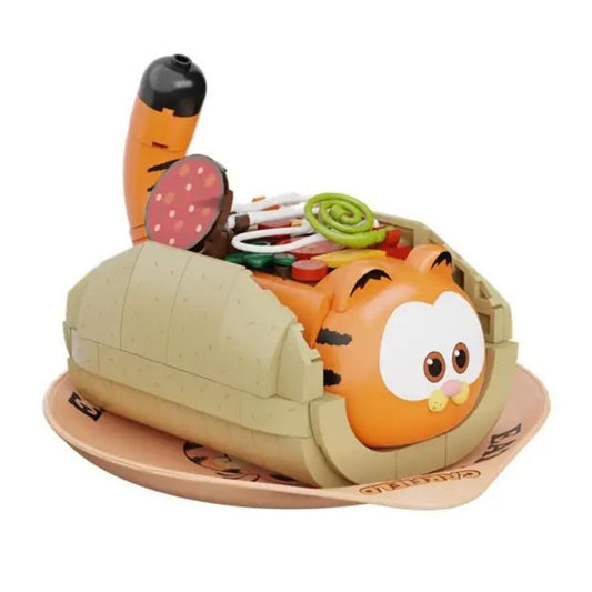 Pantasy The Garfield Movie Taco 176-piece building block set featuring Garfield eating. 