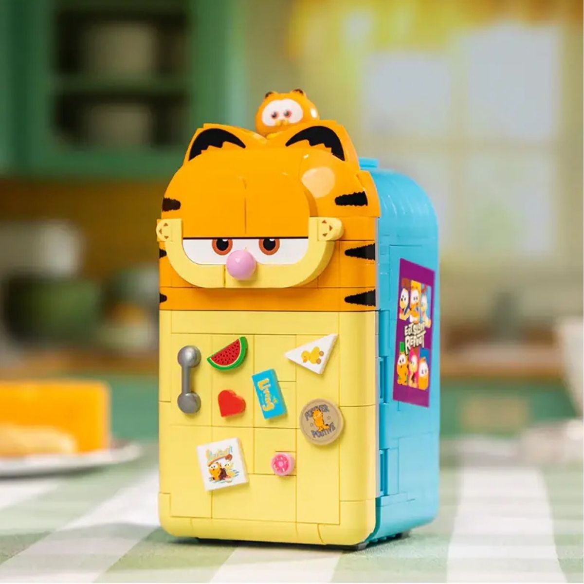 Pantasy The Garfield Movie Fridge 272-piece building block set.