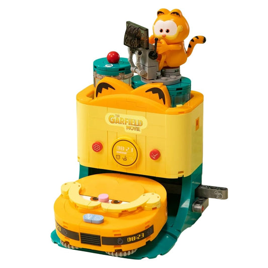 The fully assembled Pantasy The Garfield Movie robot vacuum building block set featuring Garfield on top of a yellow and teal dock.