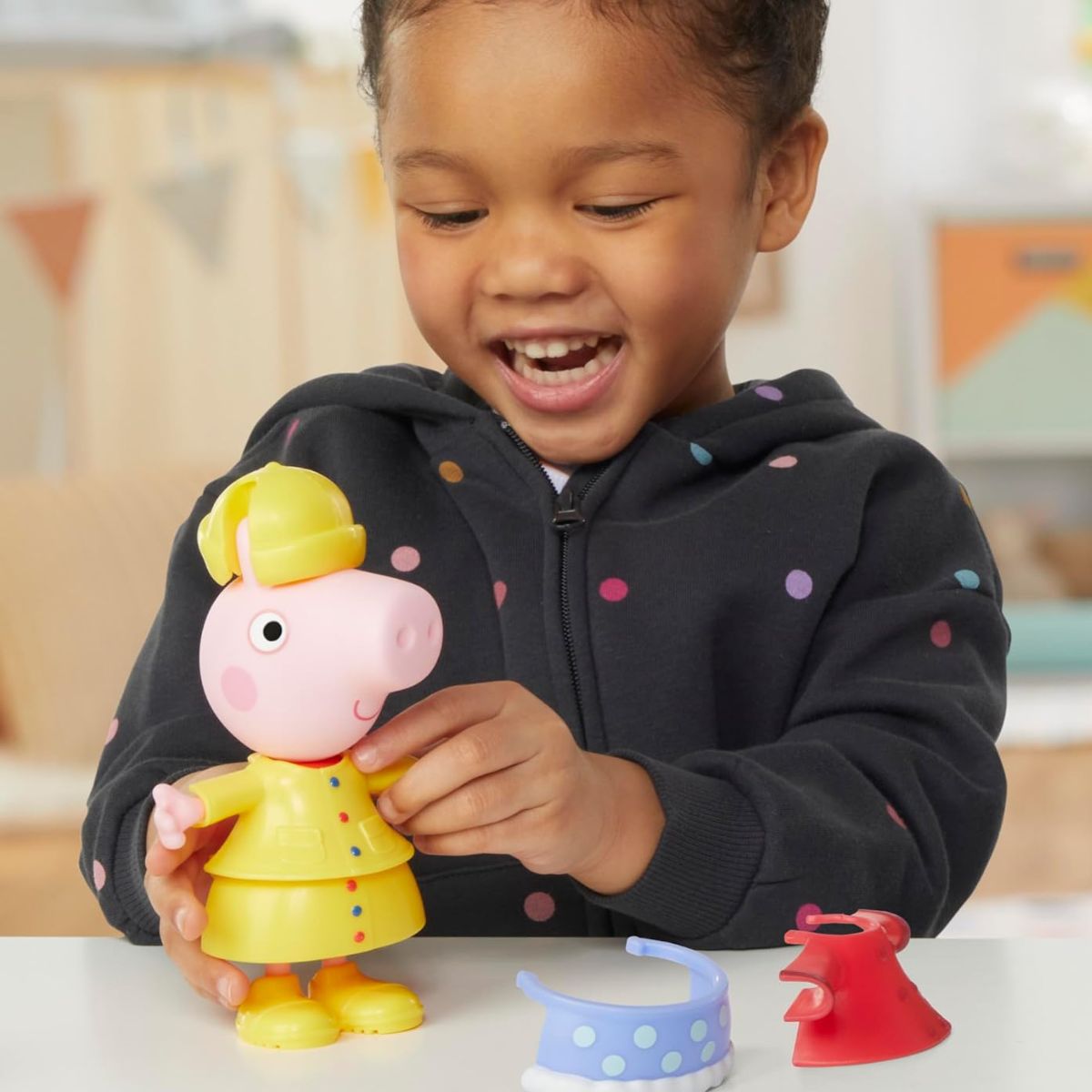 Peppa Pig Dress-Up 6” Figure with 6 Fashion Accessories, Peppa Pig
