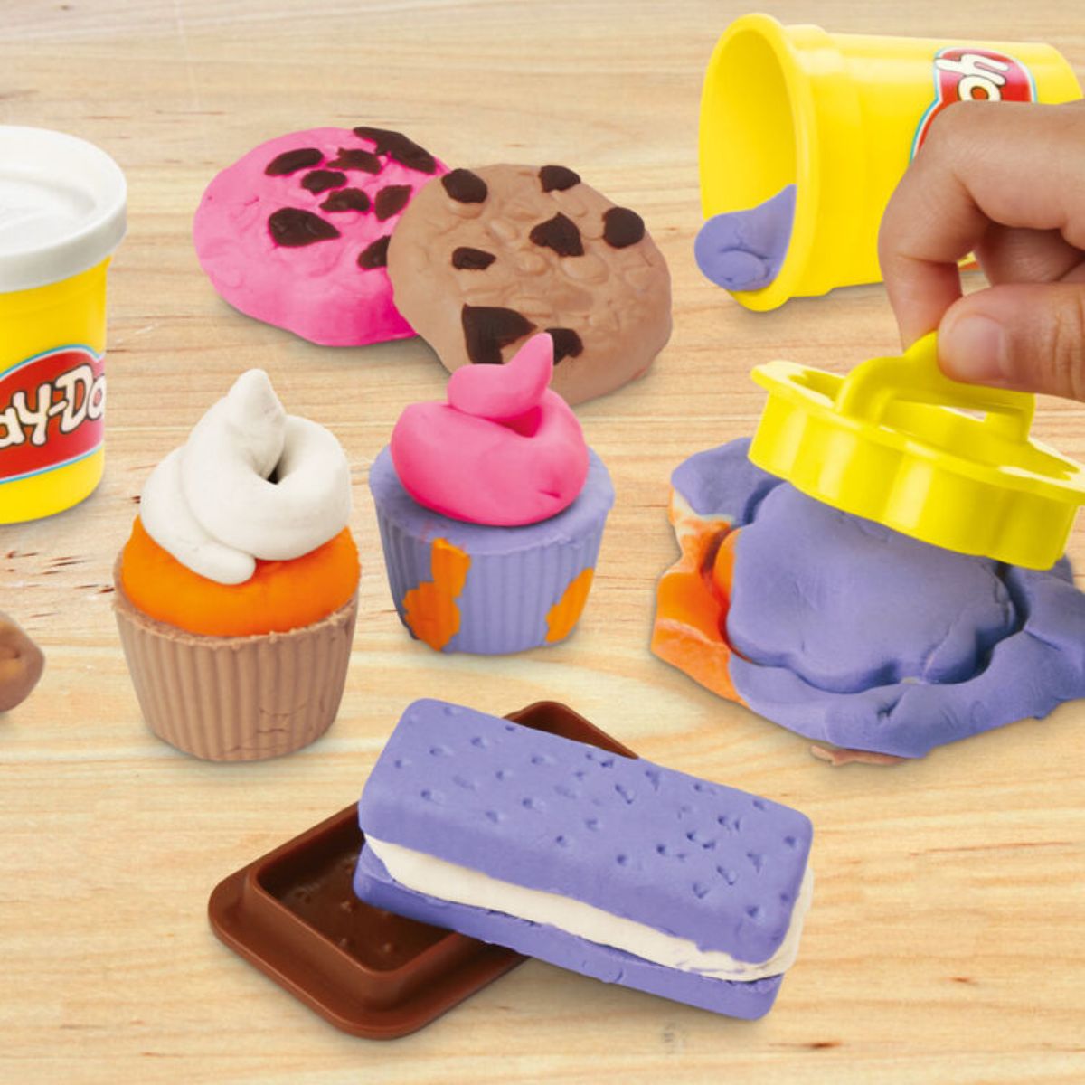 Play-Doh Little Bakery 12 Piece Playset