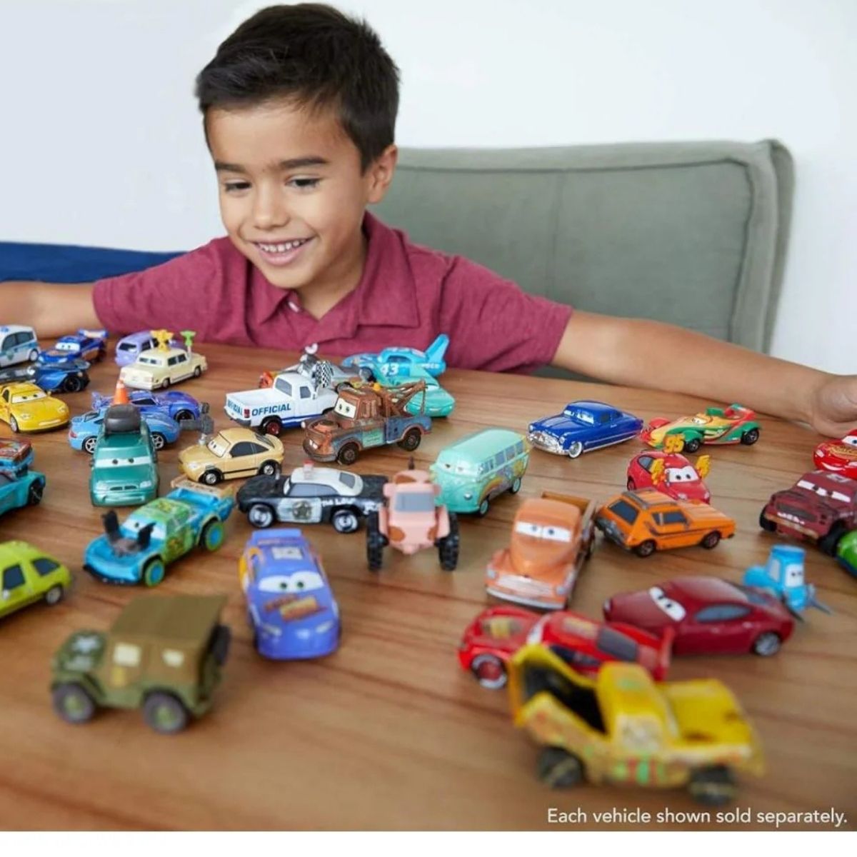 Disney Pixar Cars Character Scale 1:55 Die-Cast Car Vehicle, Security Marlon "Clutches" Mckay