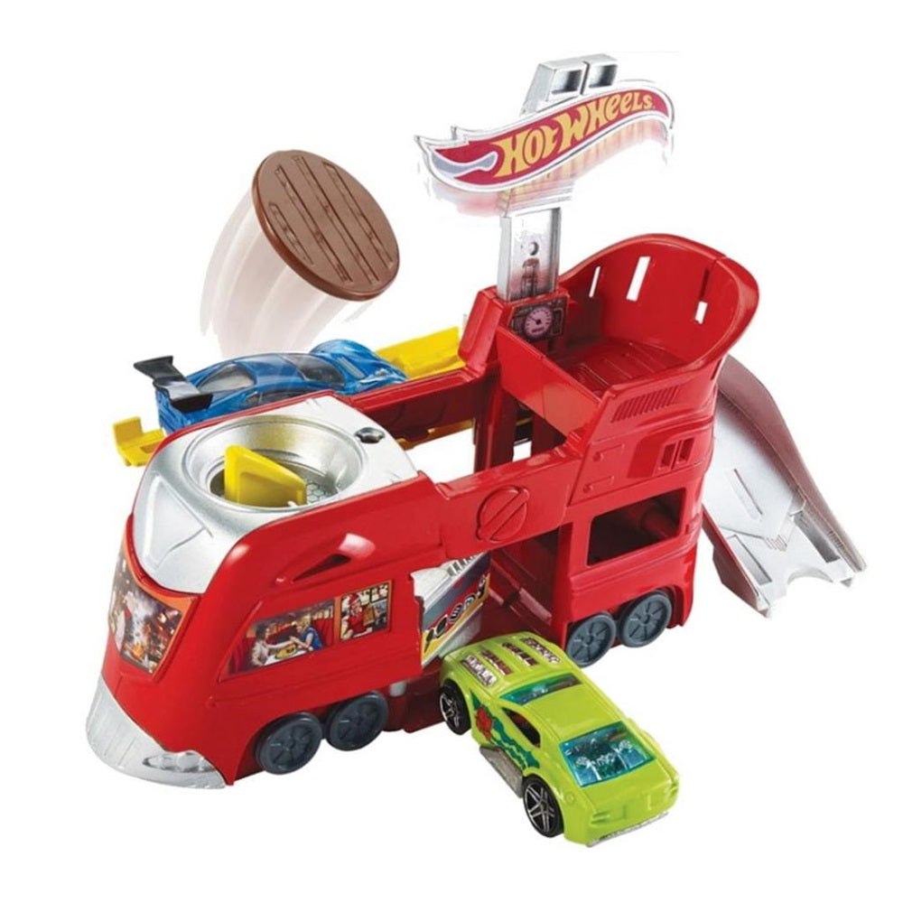 Hot Wheels Dine & Dash Fold-Out Playset (Includes One Vehicle)