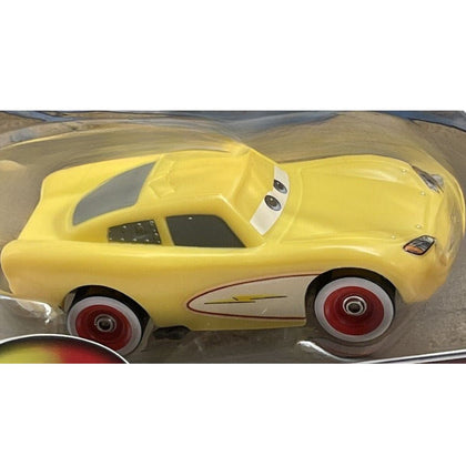 Disney Pixar Cars Color Changers Cruisin McQueen Die-Cast Vehicle Scale 1:55 (Red and Yellow)